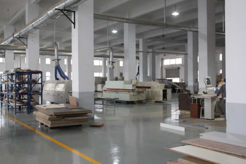 上海辦公家具廠卓越的現(xiàn)代化管理制度，認真負責的福冠辦公家具全體員工，規(guī)范化流水作業(yè)，保障您的產品質量。